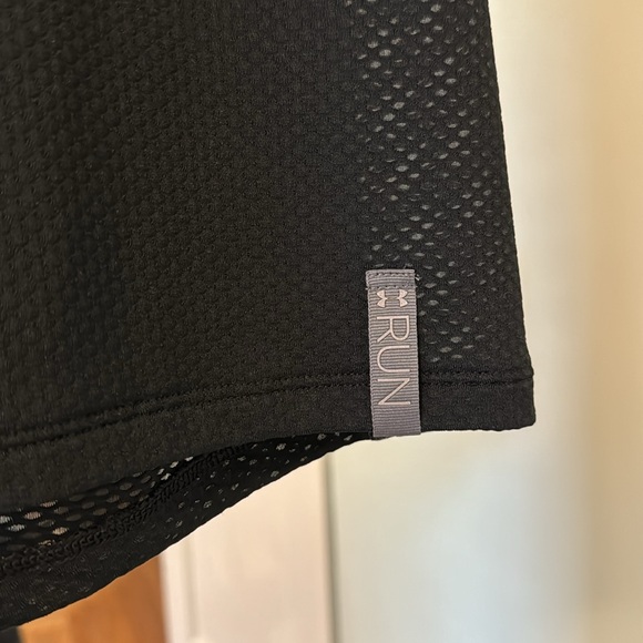 Under Armour mesh run singlet - Picture 2 of 5